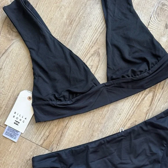 NWT Billabong Plunge Bikini Top - Picture 4 of 4